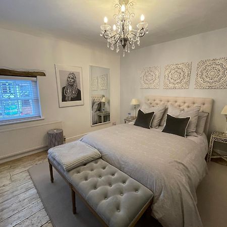 Entire Georgian Luxury Home - 3 Storey- High St Henley-In-Arden -Two Bedrooms-Sleeps 4 Exterior foto