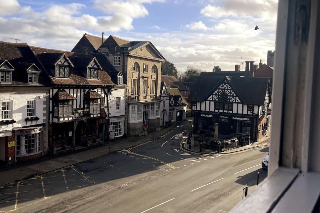 Entire Georgian Luxury Home - 3 Storey- High St Henley-In-Arden -Two Bedrooms-Sleeps 4 Exterior foto