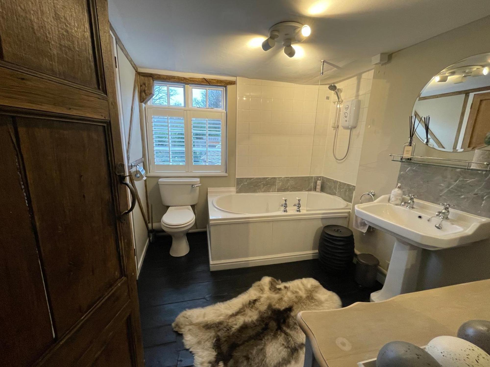 Entire Georgian Luxury Home - 3 Storey- High St Henley-In-Arden -Two Bedrooms-Sleeps 4 Exterior foto