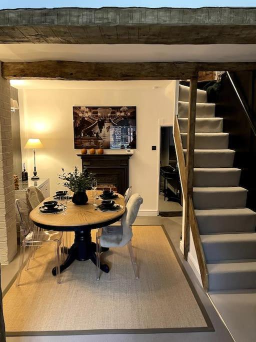 Entire Georgian Luxury Home - 3 Storey- High St Henley-In-Arden -Two Bedrooms-Sleeps 4 Exterior foto