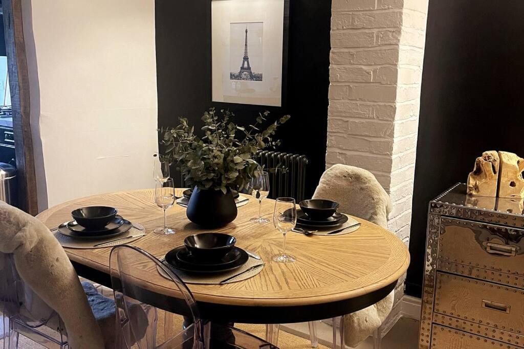 Entire Georgian Luxury Home - 3 Storey- High St Henley-In-Arden -Two Bedrooms-Sleeps 4 Exterior foto