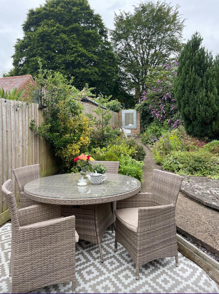 Entire Georgian Luxury Home - 3 Storey- High St Henley-In-Arden -Two Bedrooms-Sleeps 4 Exterior foto